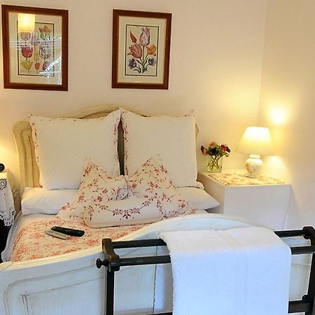 Blackbrook House Holmwood エクステリア 写真