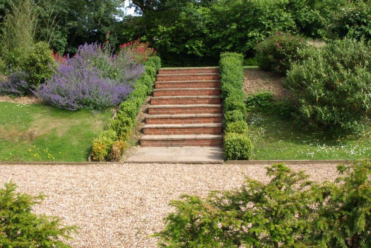 Blackbrook House Holmwood エクステリア 写真